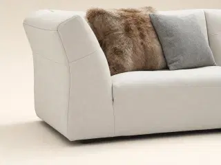D8073 Ivory Mist Bay Curved Three-Seat Sofa 3