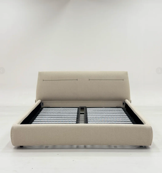 C032 Smile Bed 8