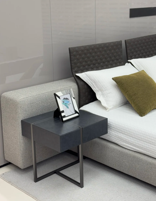 C021 Minotti Yang Bed 5