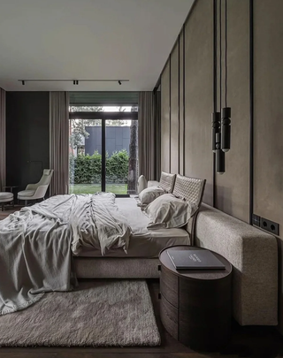C021 Minotti Yang Bed 8