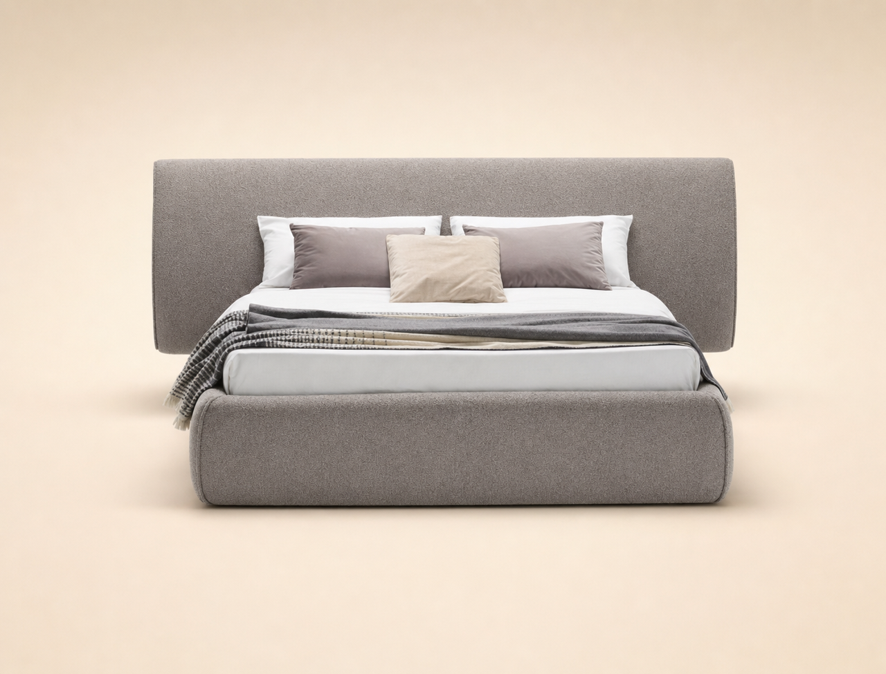 C112 Minotti Blake Upholstered Bed