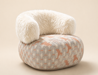 Original Round Embrace Chair 1